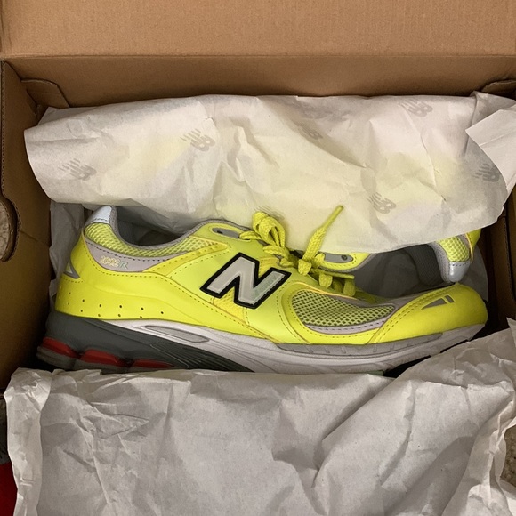 New Balance 2002 R (Neon Green) - Picture 6 of 6